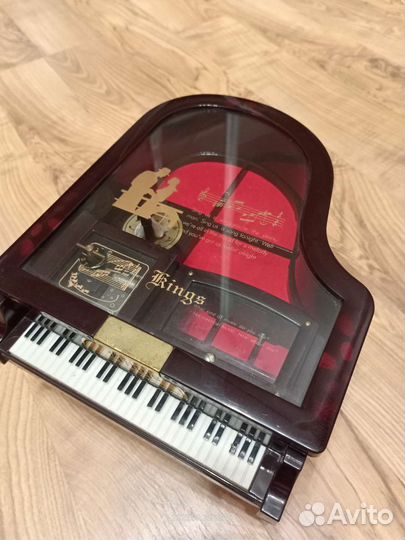 Музыкальная шкатулка с балериной