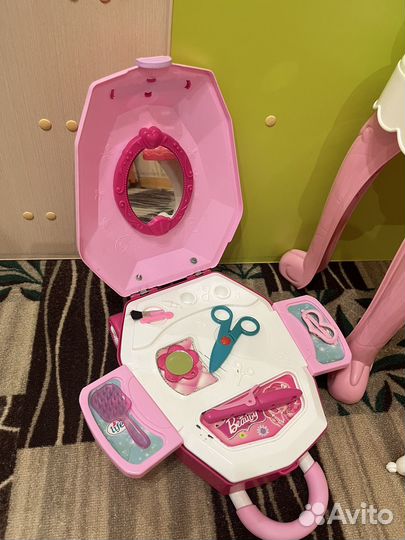 Детский туалетный столик со стулом