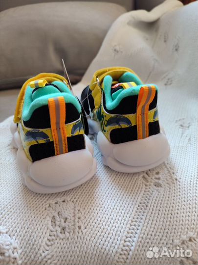 Новые кроссовки для мальчика Kakadu 22 размер