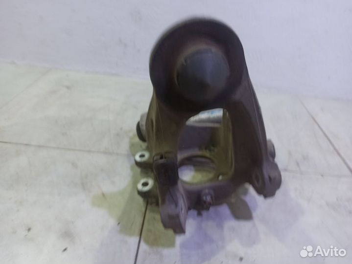 Кулак задний правый бмв