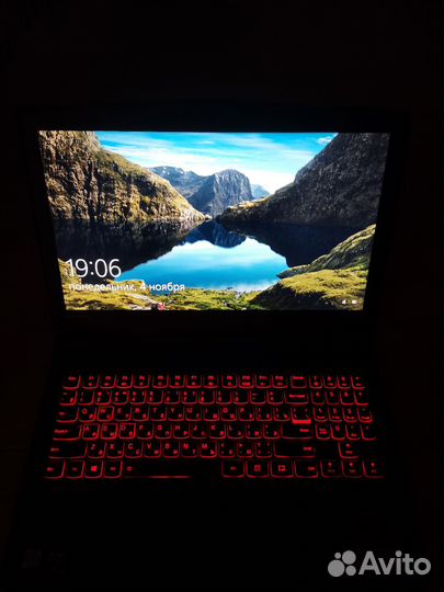 Lenovo legion Y520 gtx 1050 ti i7 7700-hq