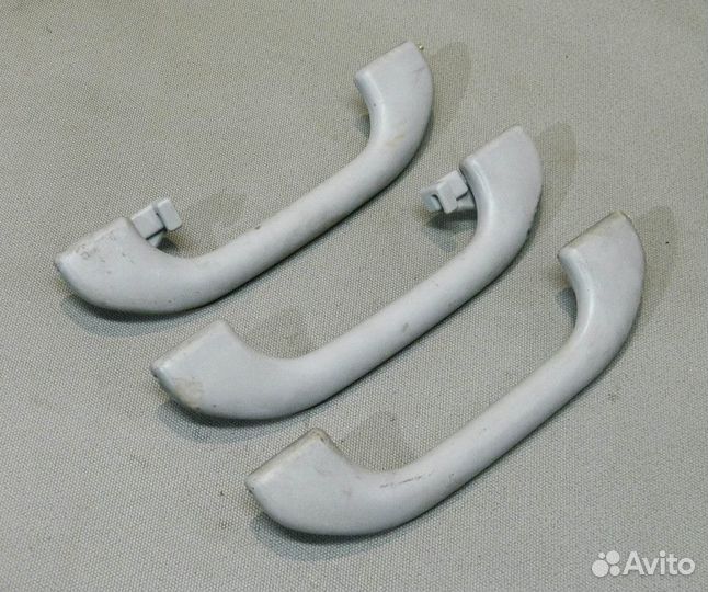 Ручка потолочная Mitsubishi Carisma