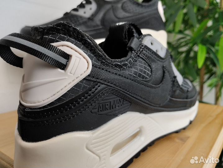 Женские кроссовки Nike Air Max 90