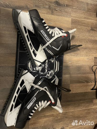 Коньки хоккейные 43 размер бауер