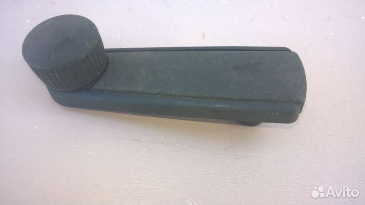 Ручка стеклоподъемника б/у VW Пассат В-3 1988-1992