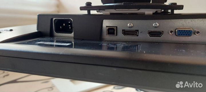 Классный монитор 21,5