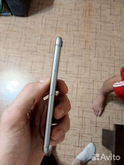 Телефон iPhone 6s