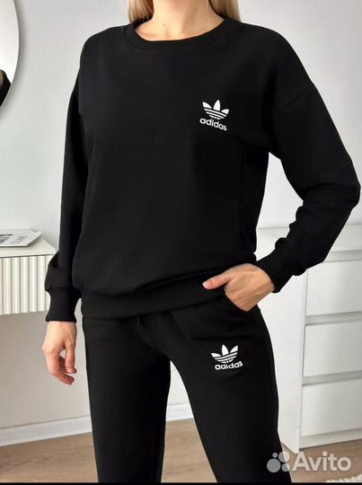 Спортивный костюм женский