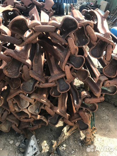 Харвестер гусеницы