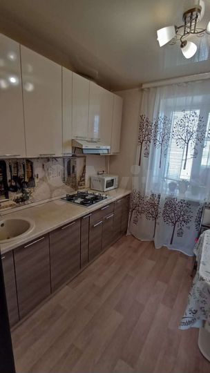 3-к. квартира, 60 м², 3/5 эт.