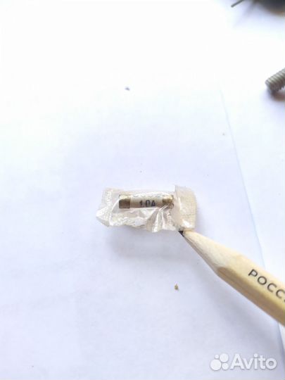 Предохранитель на 1 Ампер