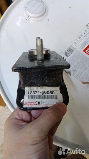 Опора кпп toyota Land Cruiser 100 12371-66050 ориг