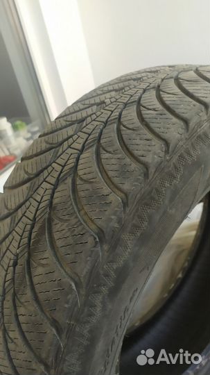 Goodyear UltraGrip Ice 225/65 R17