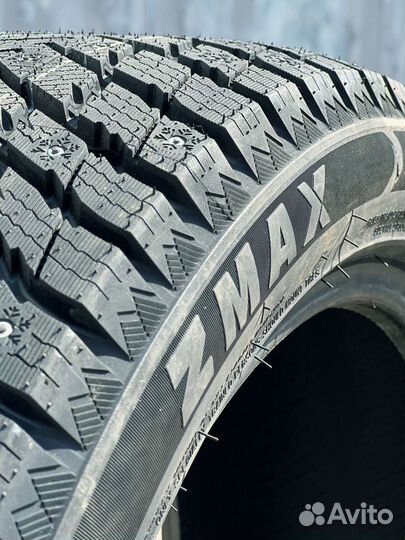 Zmax Winternova Stud II 215/45 R17 142T