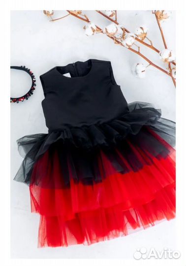 Платье праздничное