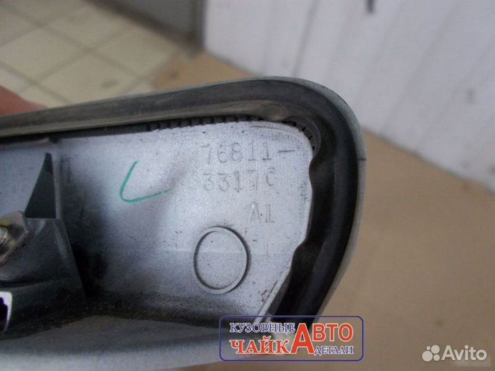 Накладка крышки багажника Toyota Camry V40