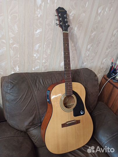 Электроакустическая гитара Epiphone AJ-100 NA