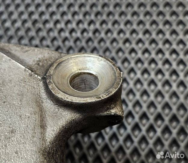 Кулак задний левый BMW E39