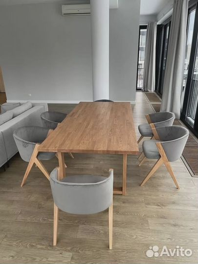 Стол из дерева. Размер S