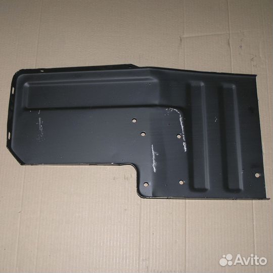 Панель крыла левая (щиток грязевой) маз