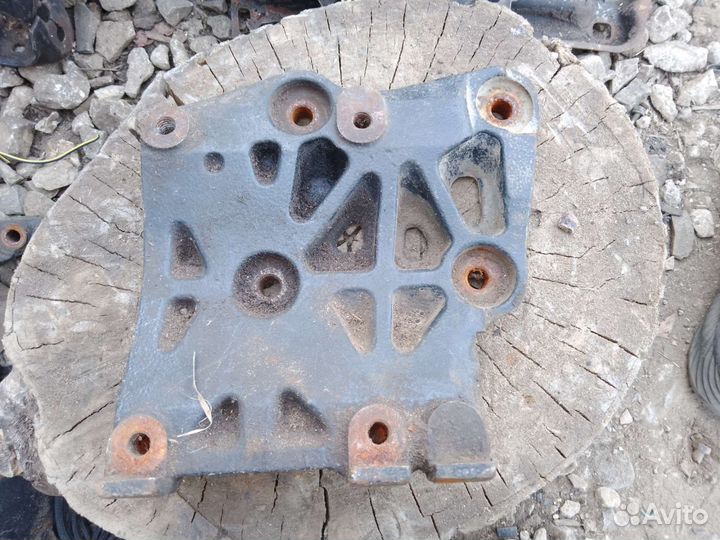 Кронштейн кондиционера Nissan Primera SR 20