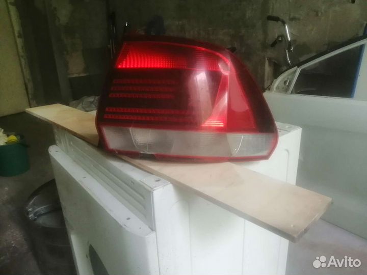 Volkswagen Polo 2017 задняя права фара