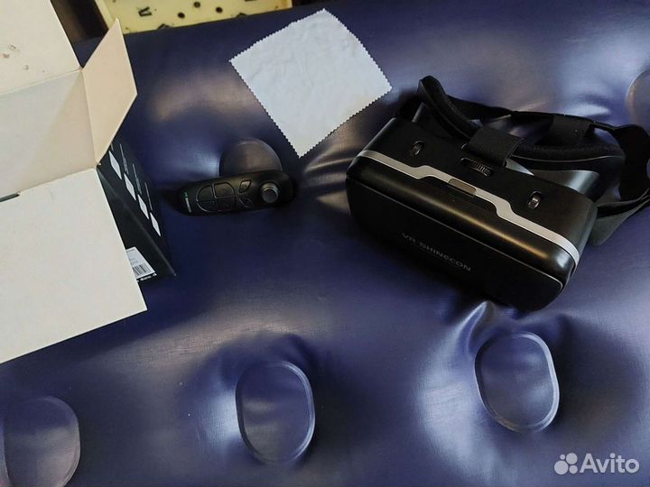Очки виртуальной реальности с пультом
