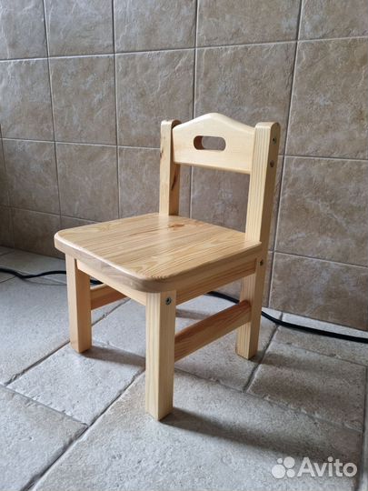 Детский стульчик из массива