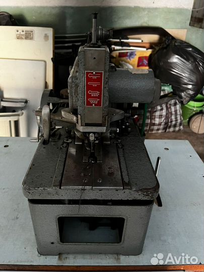 Петельная швейная машина