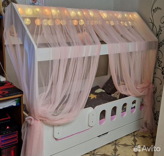 Детская кровать домик