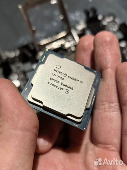 Процессор Intel Core i7 7700