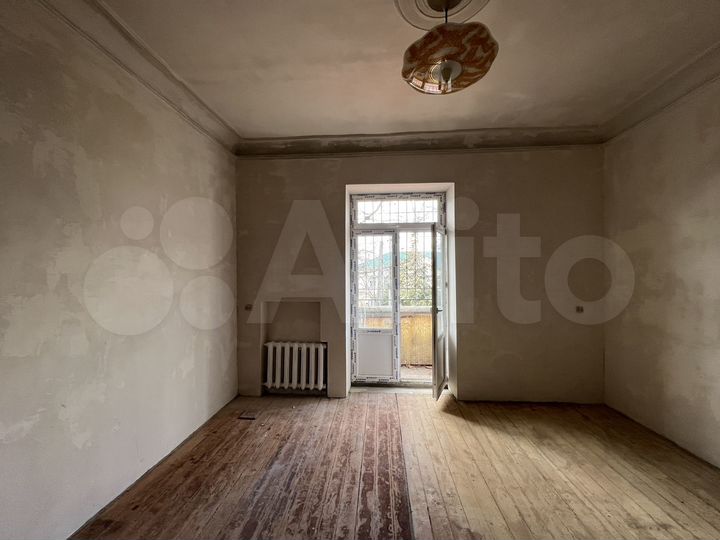 3-к. квартира, 80 м², 2/3 эт.