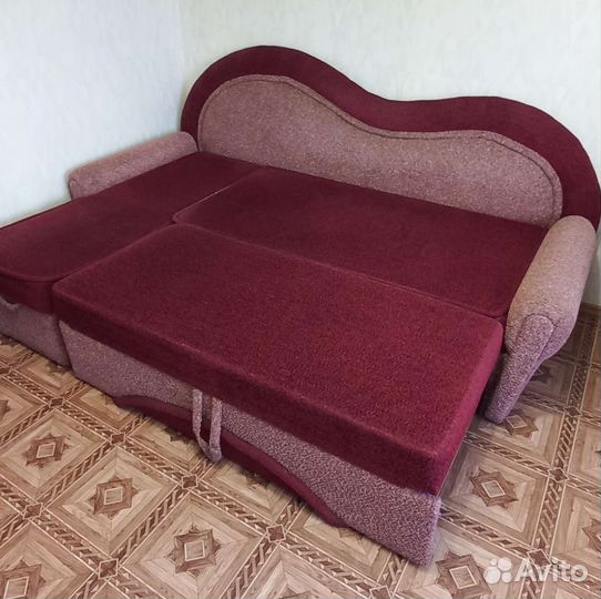 Диван и комплект кресел