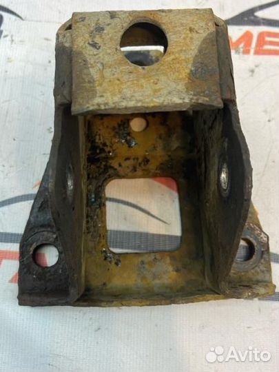 Кронштейн рессоры передний правый Fiat Ducato