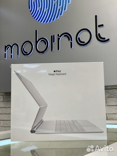 Чехол Клавиатура На iPad Pro 12.9 2021 С Тачпадом