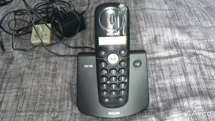 Продам стационарный телефон Philips сд 140