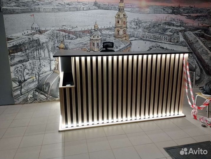 Стойка ресепшн в стиле лофт