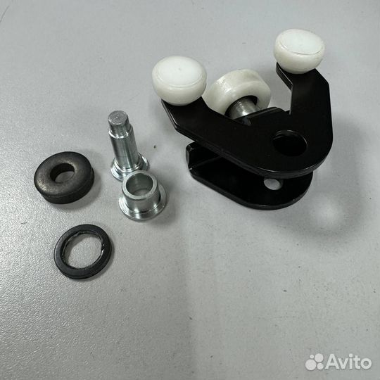 Ролик двери нижн Volkswagen transporter T5 01/03