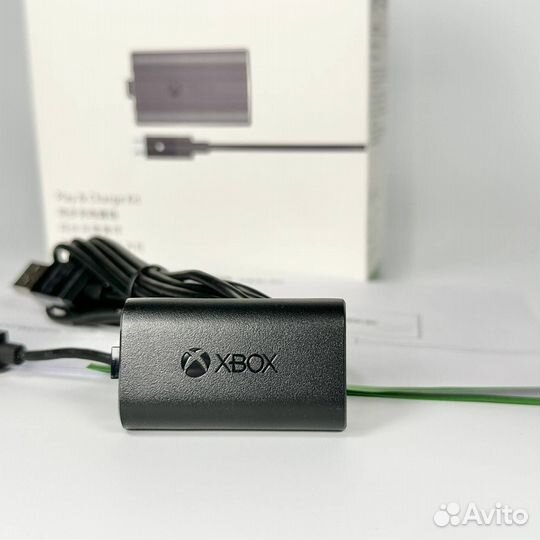 Аккумулятор Xbox + кабель Micro-USB