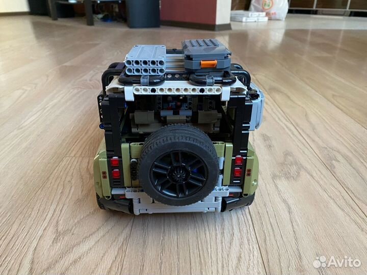 Lego Land Rover Defender 42110