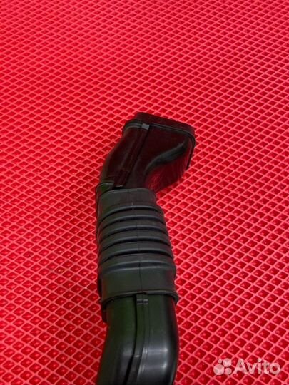 Воздухозаборник Mitsubishi Outlander GF8W