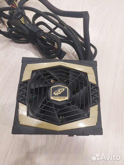 Блок питания FSP Aurum AU-700