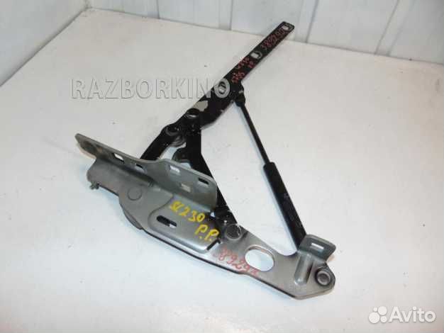 Петля капота правая