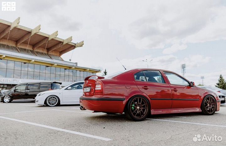 Накладки на пороги Шкода Октавия тур