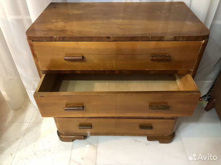Старинный Вместительный Комод