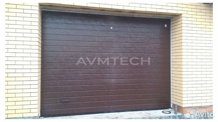 Секционные ворота для гаража