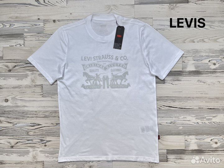 Футболка Levis