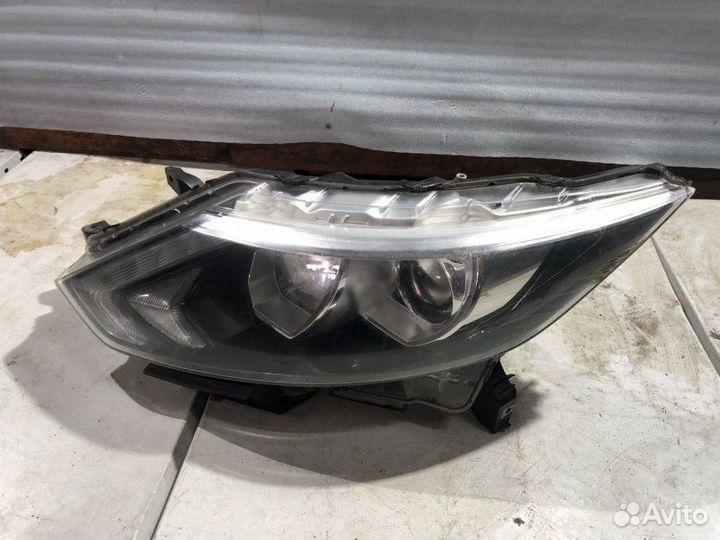 Фара левая Nissan Qashqai J11