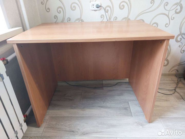 Письменный стол и полка
