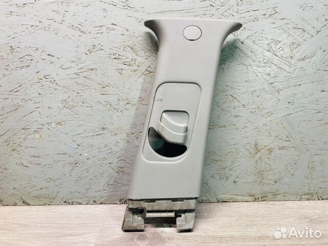 Обшивка центральной стойки верх прав hyundai solaris 1 рест 1.4 MT седан